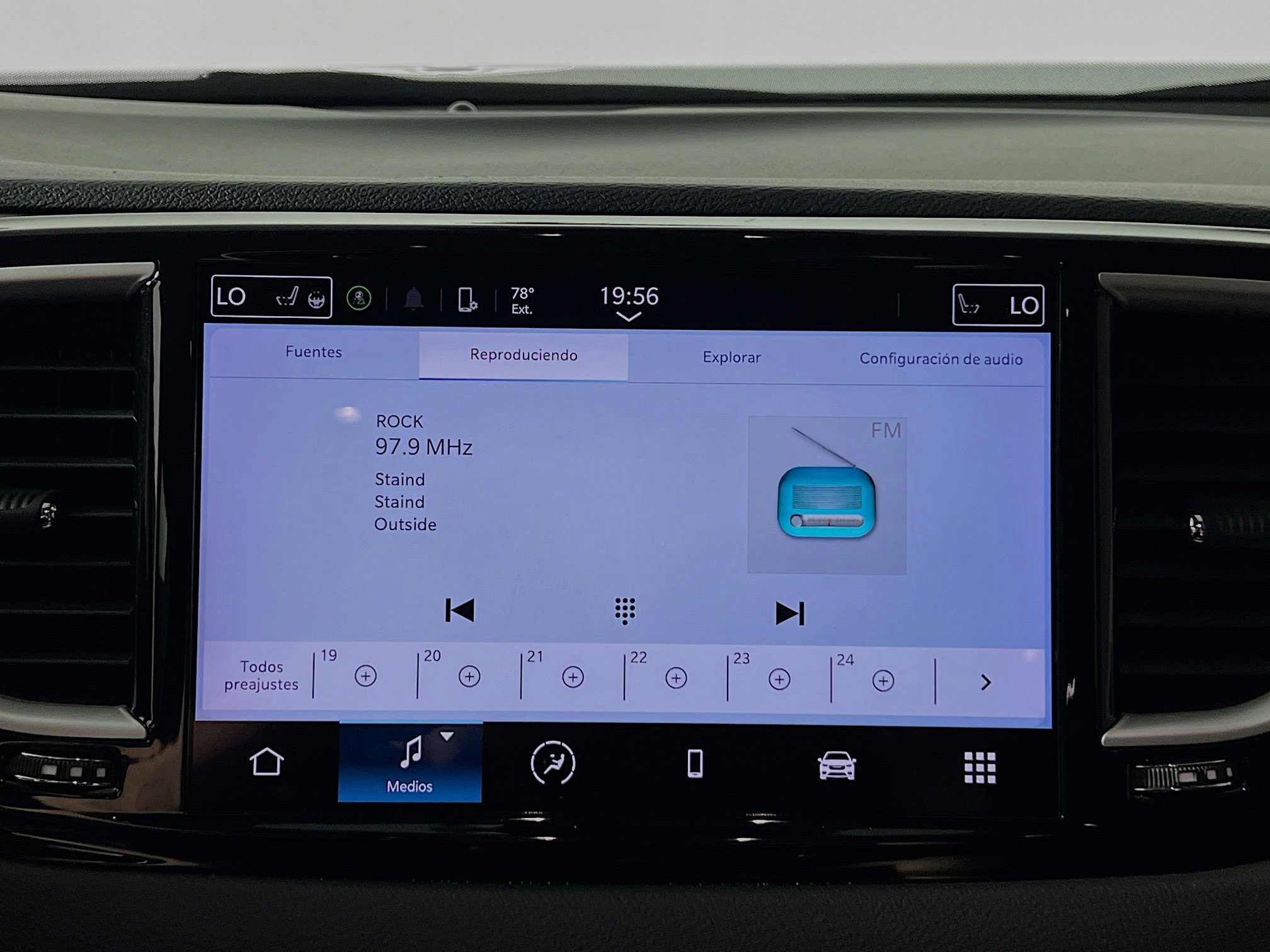 Used 2022 Chrysler Pacifica Touring-L image 27