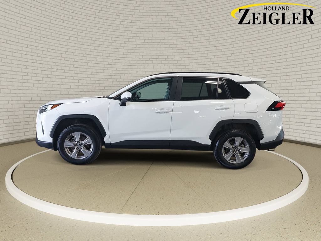 Used 2025 Toyota RAV4 XLE AWD/4WD image 8