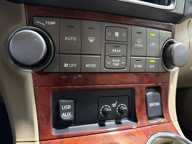 Used 2013 Toyota Highlander Limited AWD/4WD image 23