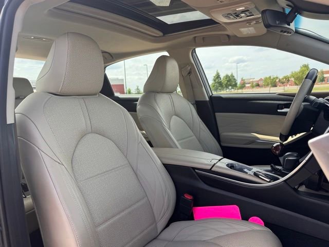Used 2019 Toyota Avalon Limited w/ Advanced Safety Package FWD image 24
