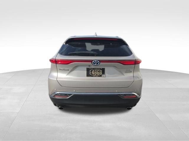 Used 2022 Toyota Venza XLE AWD/4WD image 7