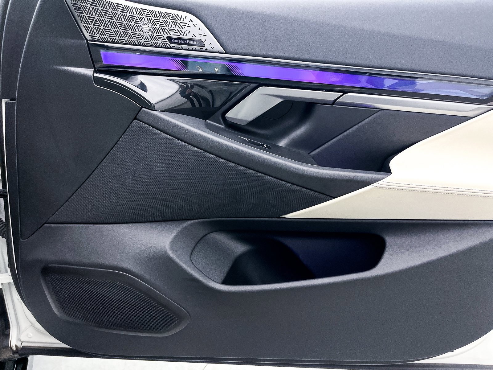 Used 2024 BMW i5 eDrive40i w/ M Sport Package image 34