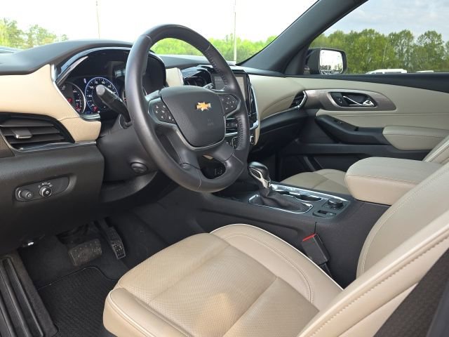 Used 2022 Chevrolet Traverse Premier FWD image 26
