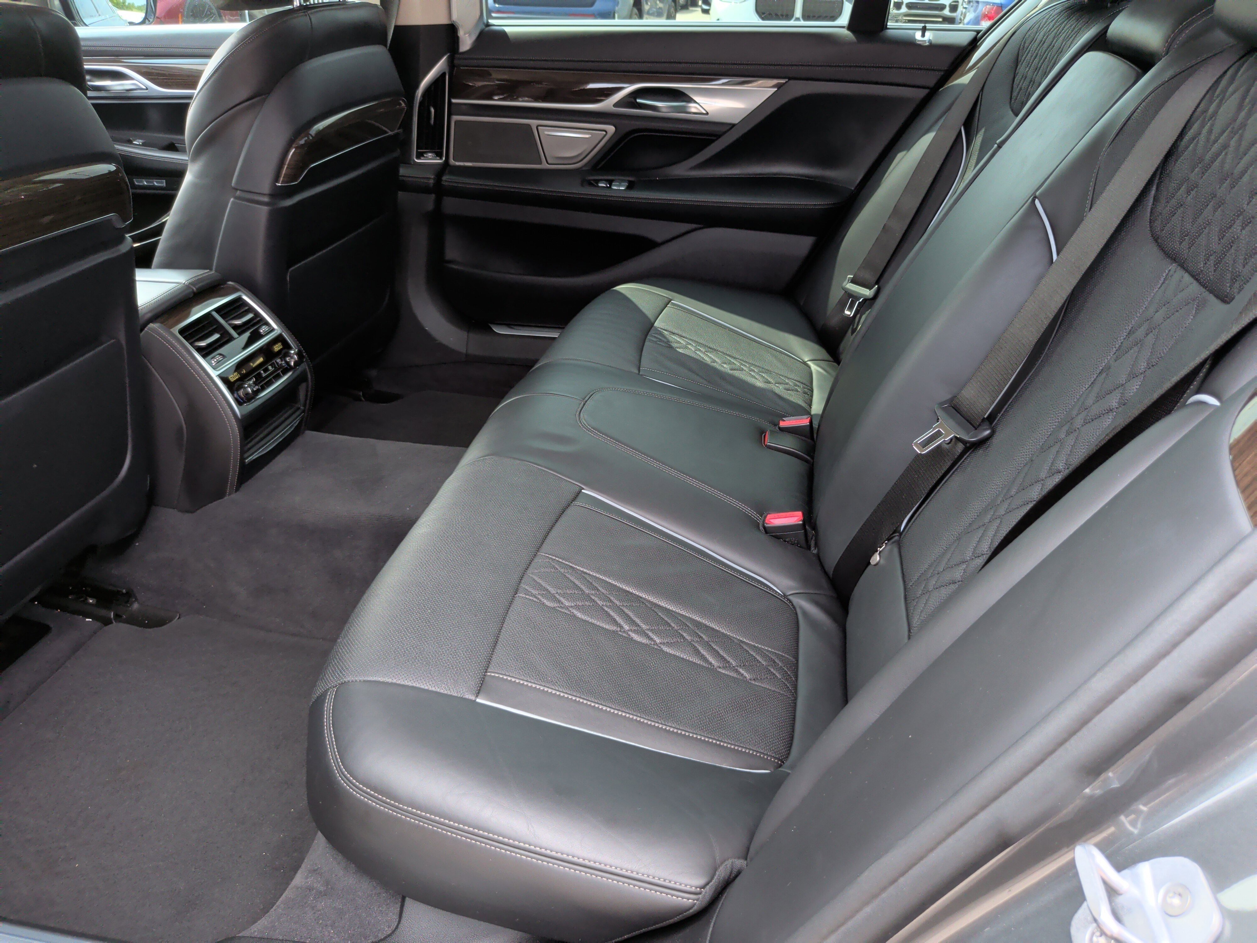 Used 2016 BMW 740i RWD image 34