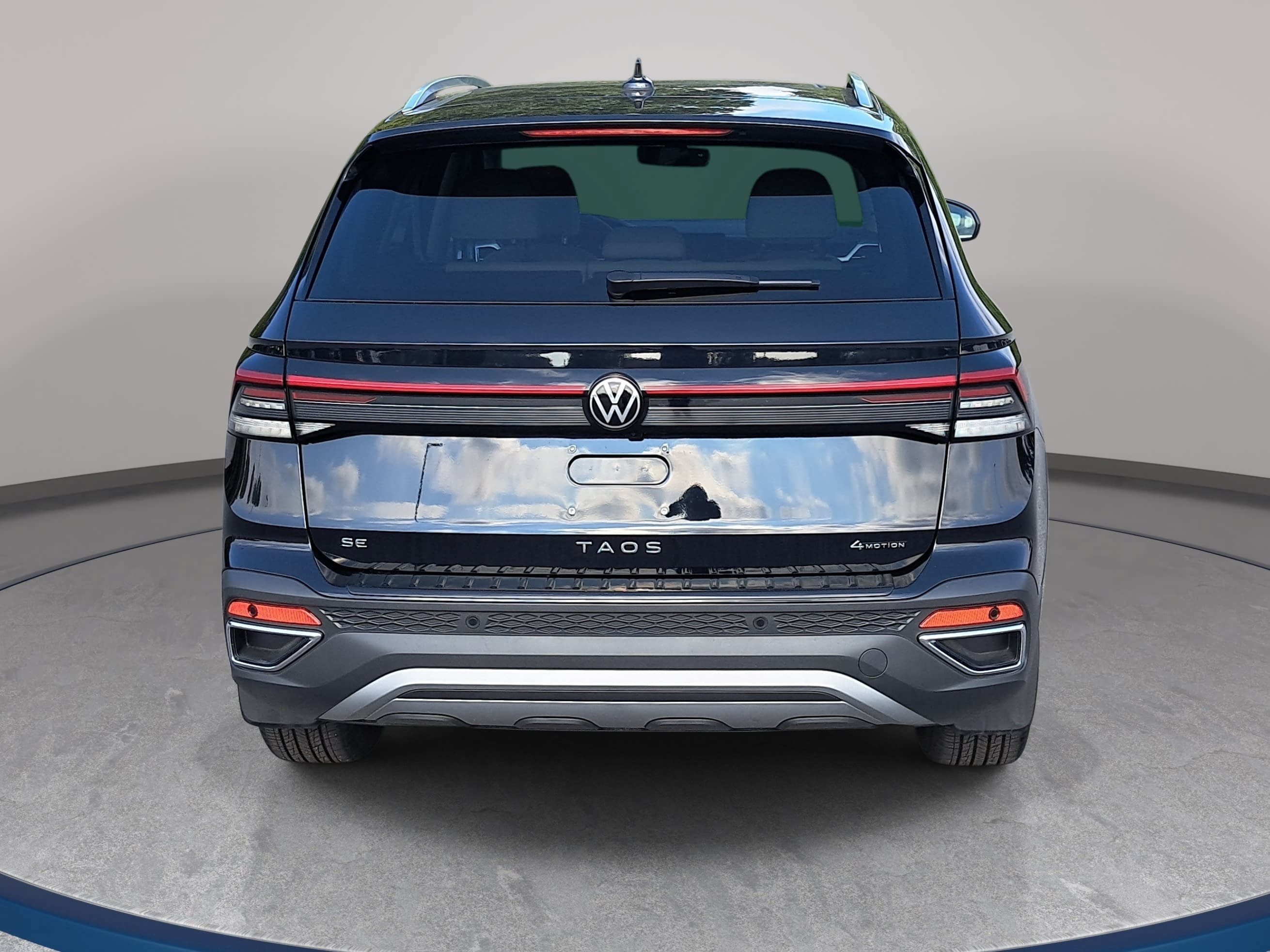 Used 2026 Volkswagen Taos SE AWD/4WD image 6