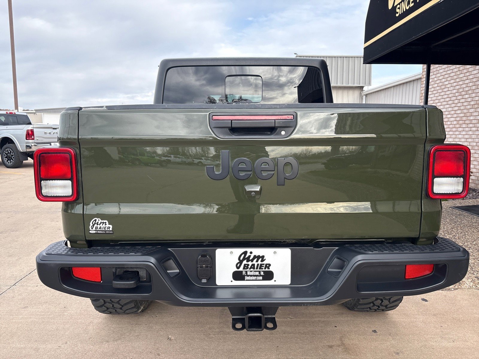 Used 2023 Jeep Gladiator Sport image 10