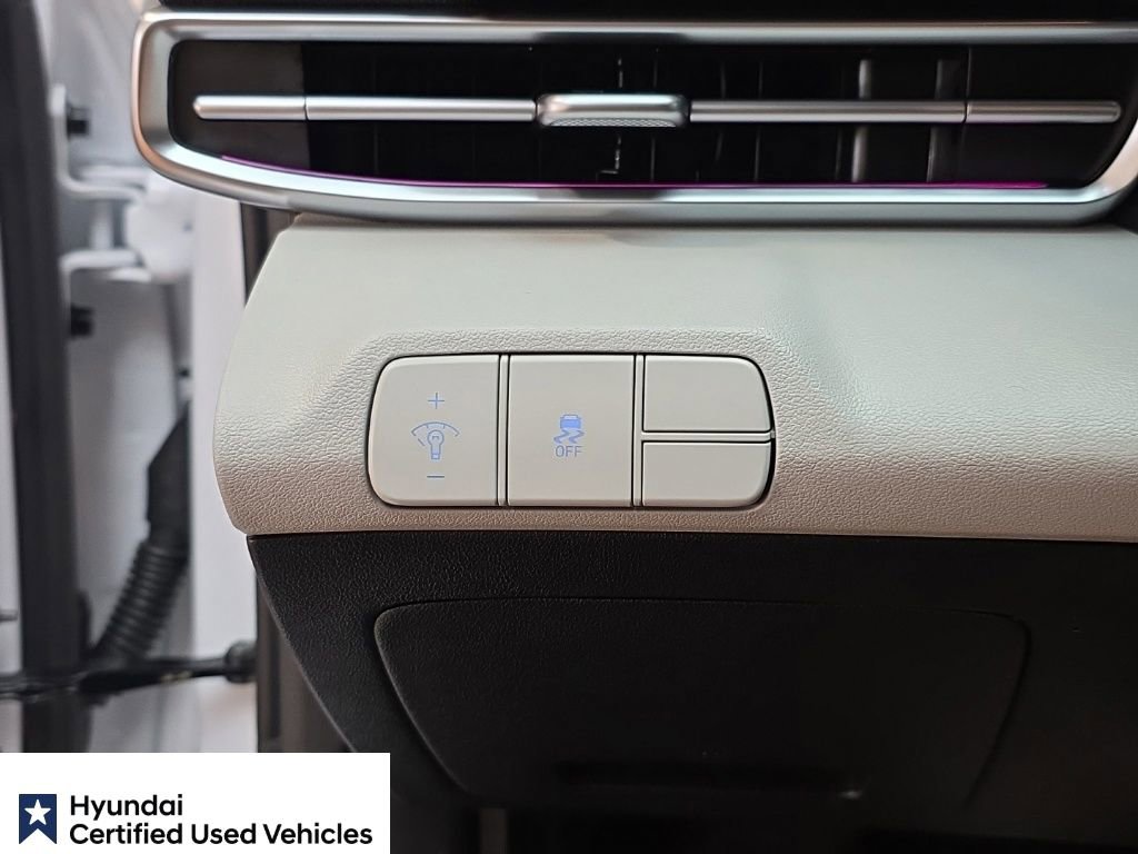 Certified 2025 Hyundai Elantra Limited FWD image 27
