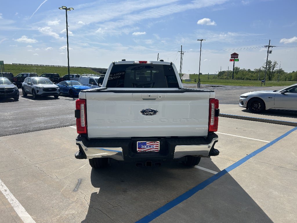 Used 2024 Ford F250 Lariat w/ FX4 Off-Road Package AWD/4WD image 4