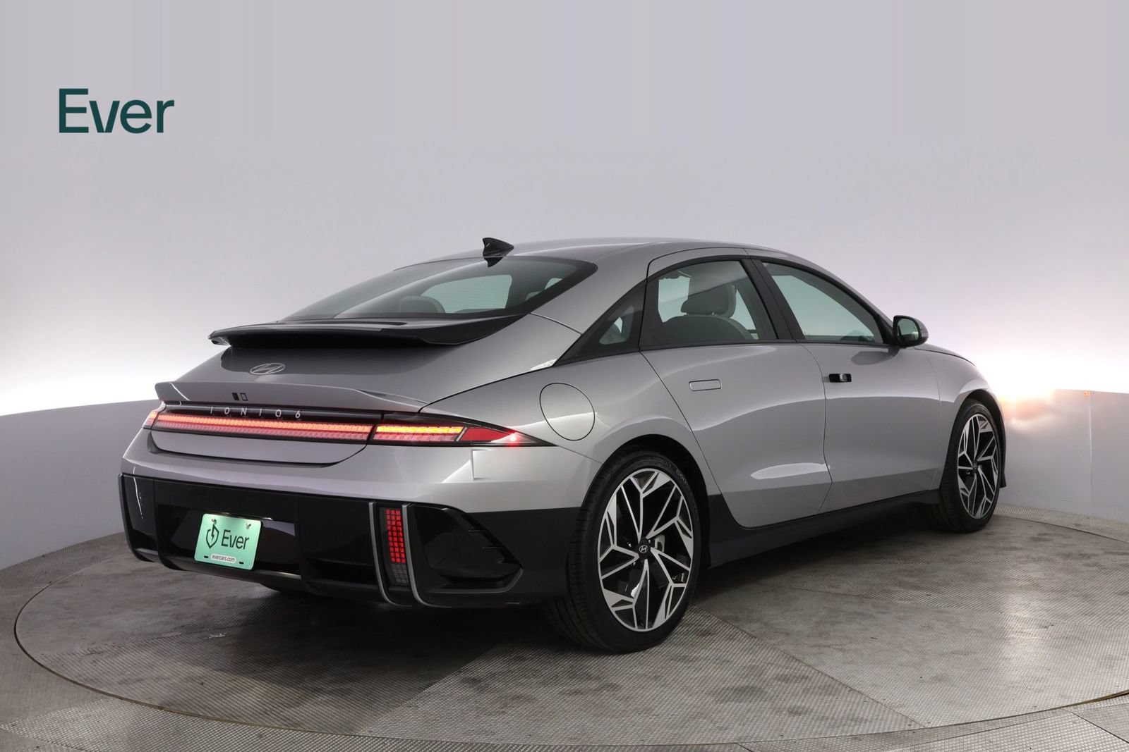 Used 2024 Hyundai Ioniq 6 Limited RWD image 3