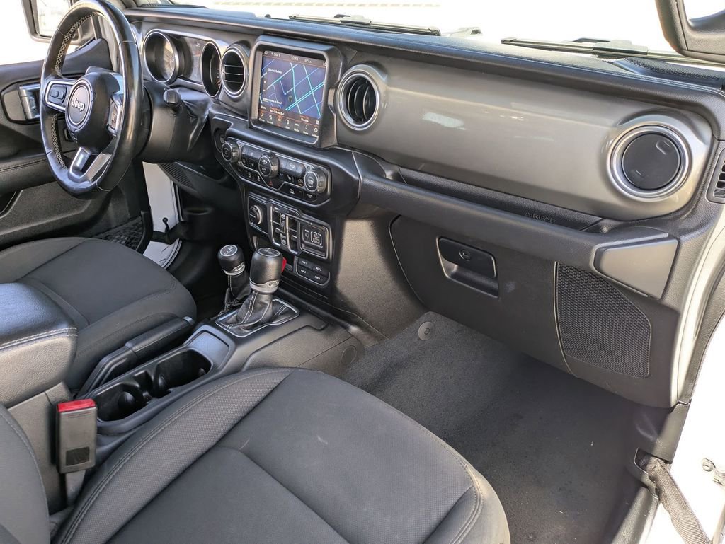 Used 2022 Jeep Wrangler Unlimited Sahara w/ Cold Weather Group AWD/4WD image 29