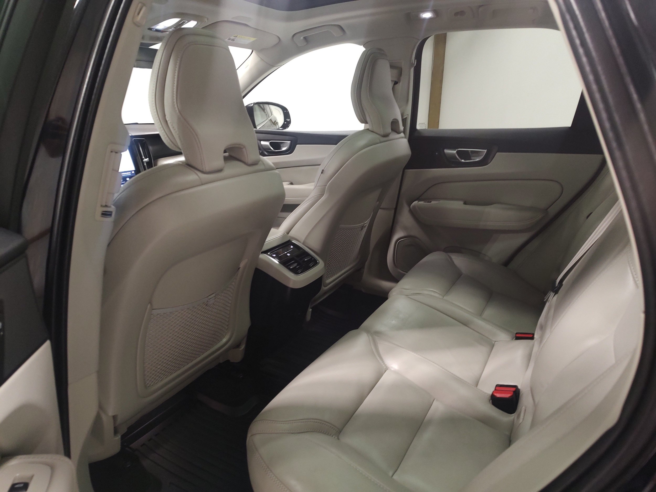 Used 2022 Volvo XC60 B6 Inscription w/ Advanced Package AWD/4WD image 10