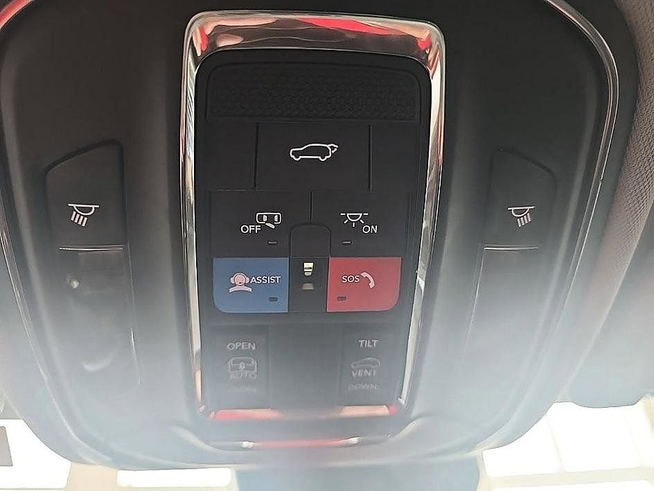 Used 2023 Jeep Grand Cherokee L Laredo w/ Luxury Tech Group I AWD/4WD image 26