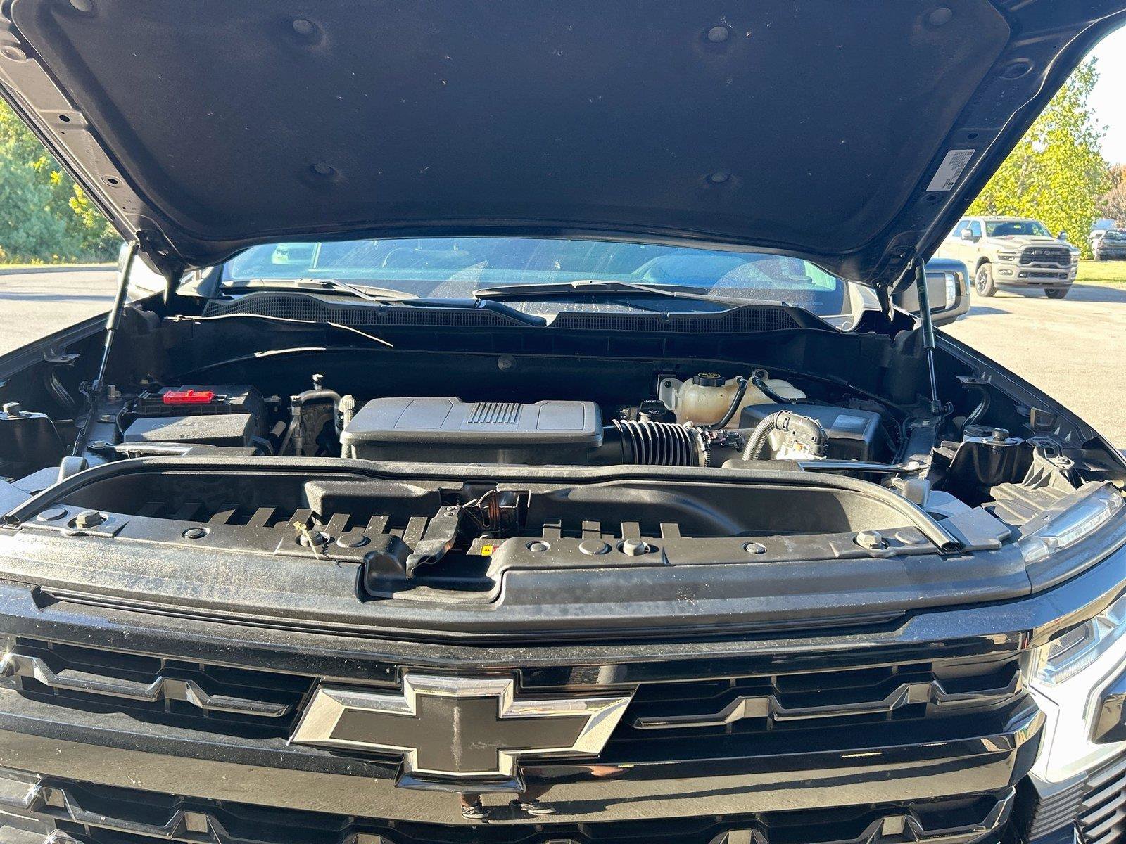 Used 2022 Chevrolet Silverado 1500 LT Trail Boss w/ LT Trail Boss Premium Package AWD/4WD image 10
