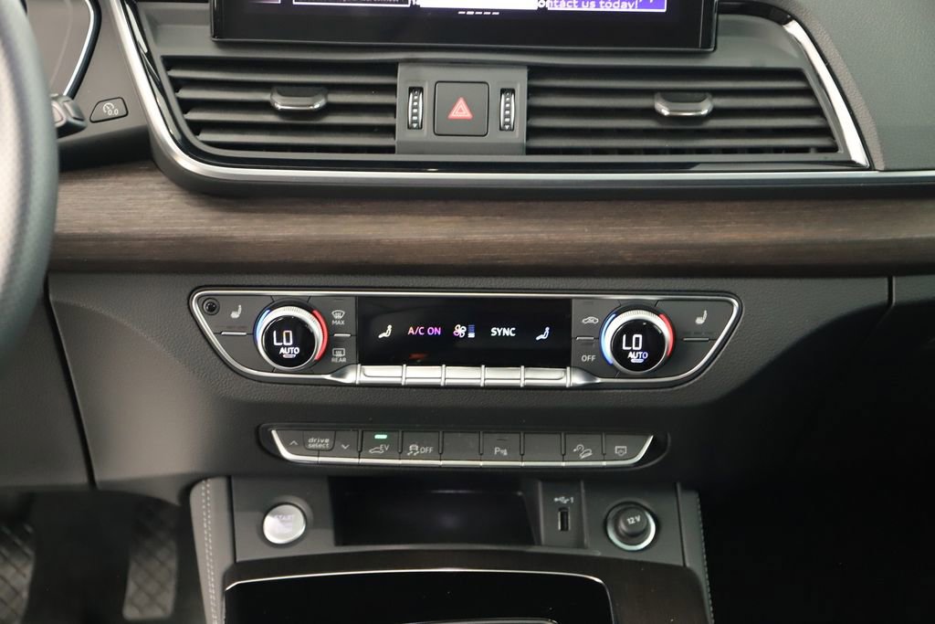 Certified 2025 Audi Q5 e Premium Plus w/ Premium Plus Package image 20