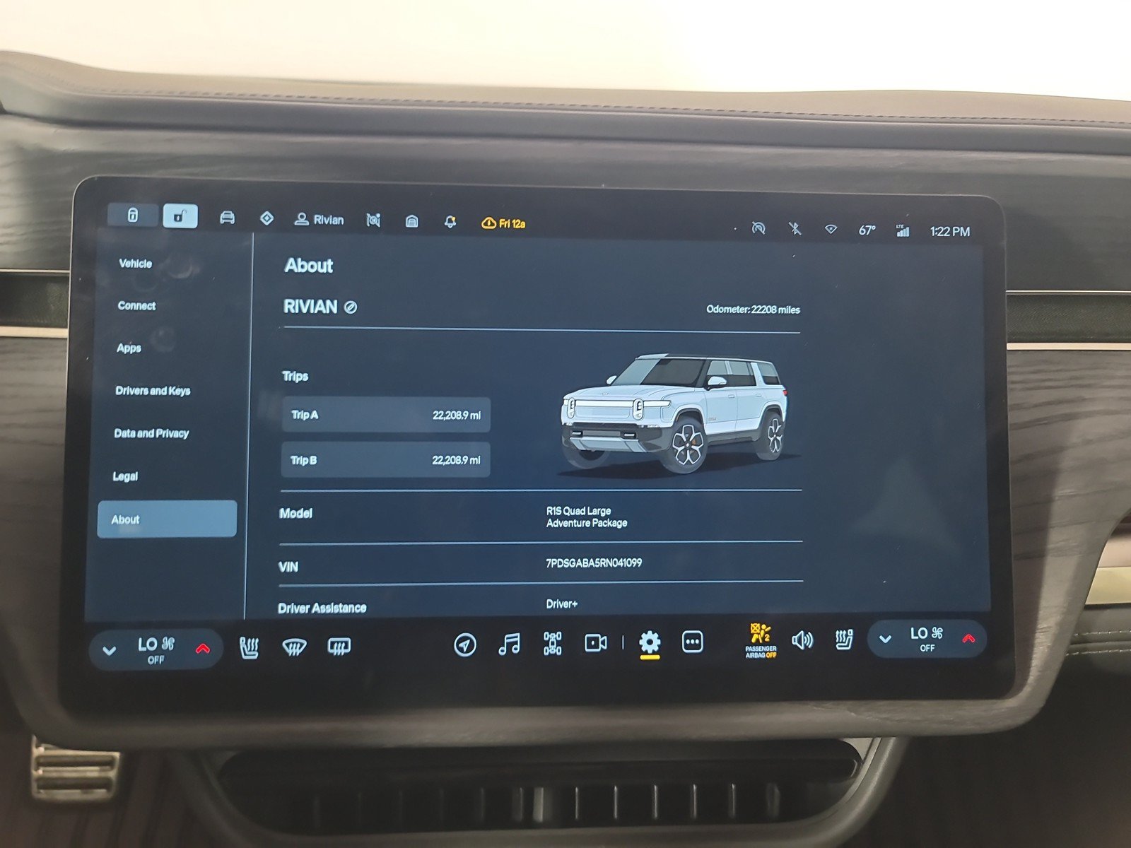 Used 2024 Rivian R1S Adventure AWD/4WD image 29