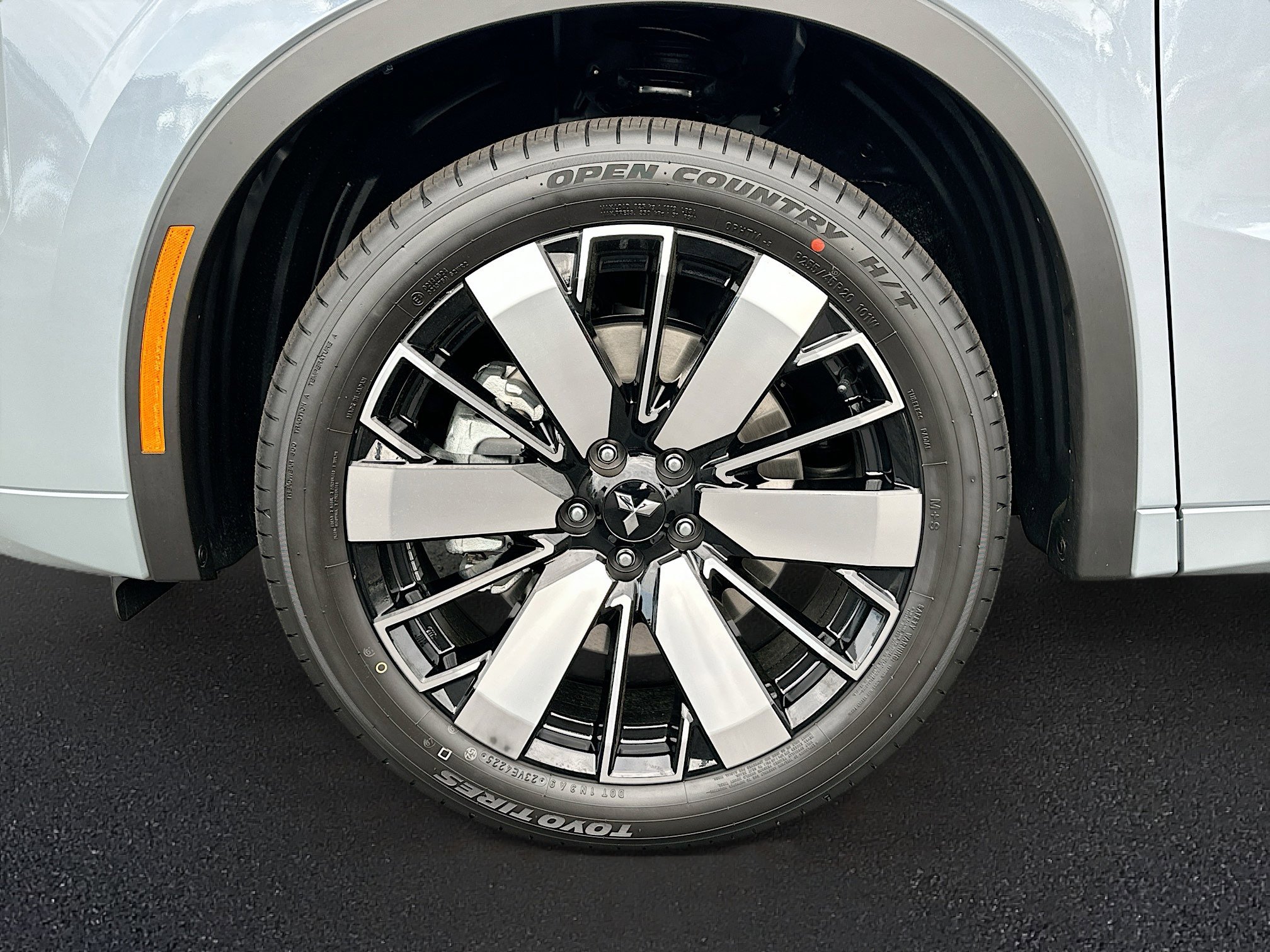 New 2026 Mitsubishi Outlander SEL image 21