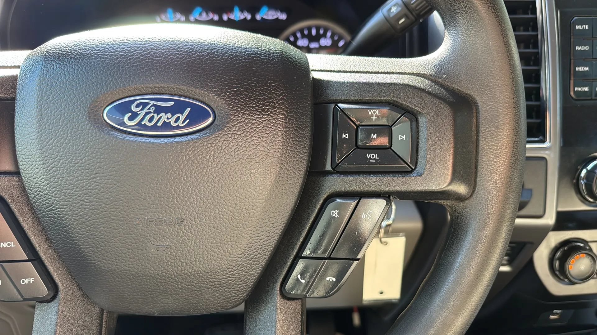 Used 2019 Ford F550 4x4 Crew Cab Super Duty w/ XLT Value Package image 33