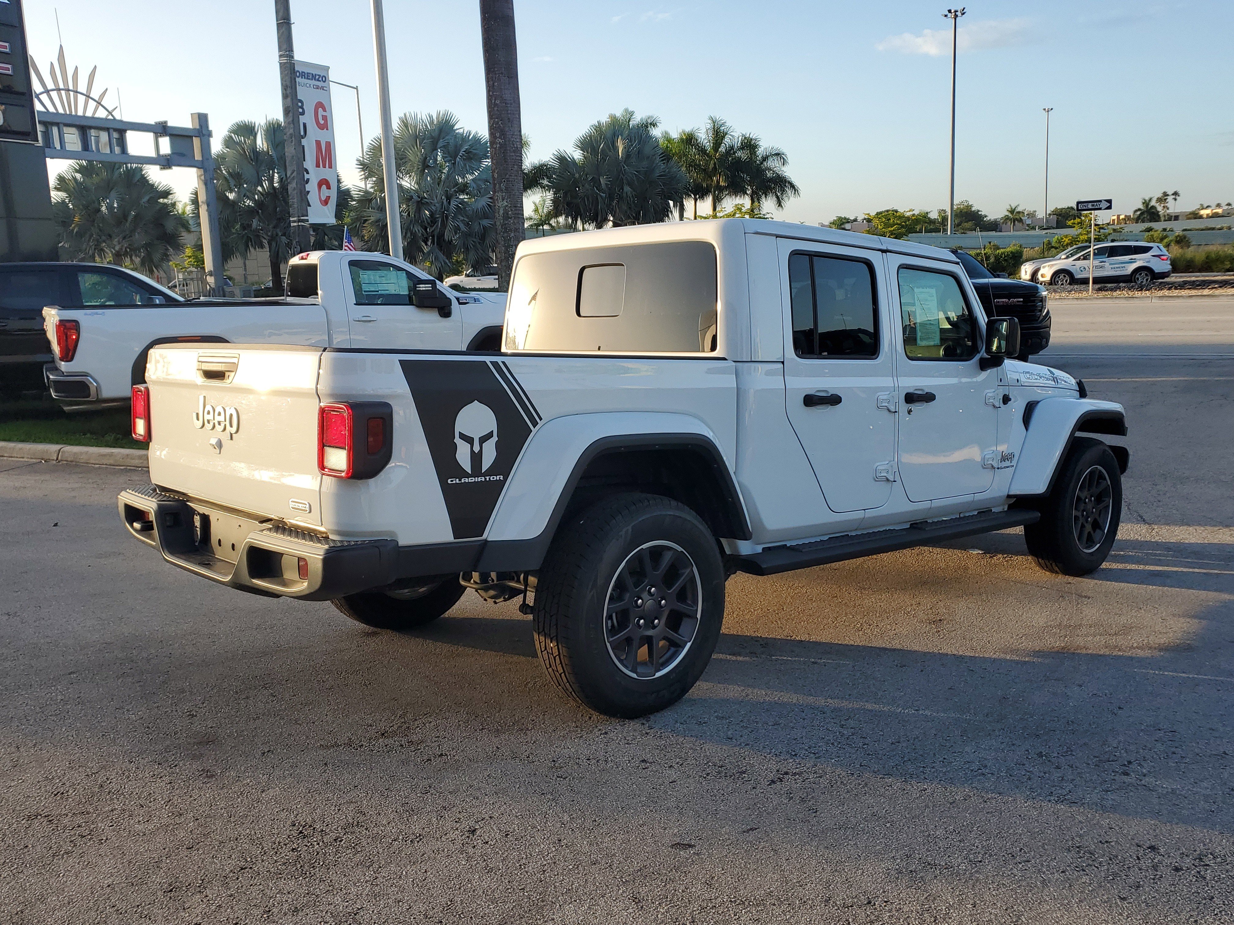 Used 2023 Jeep Gladiator Overland image 5