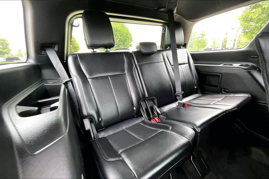 Used 2019 Ford Expedition XLT w/ Equipment Group 201A AWD/4WD image 32