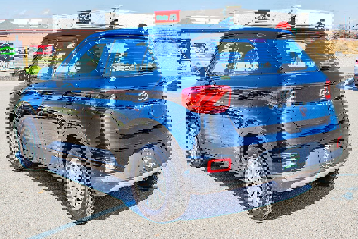 Used 2022 Hyundai Venue SE image 7