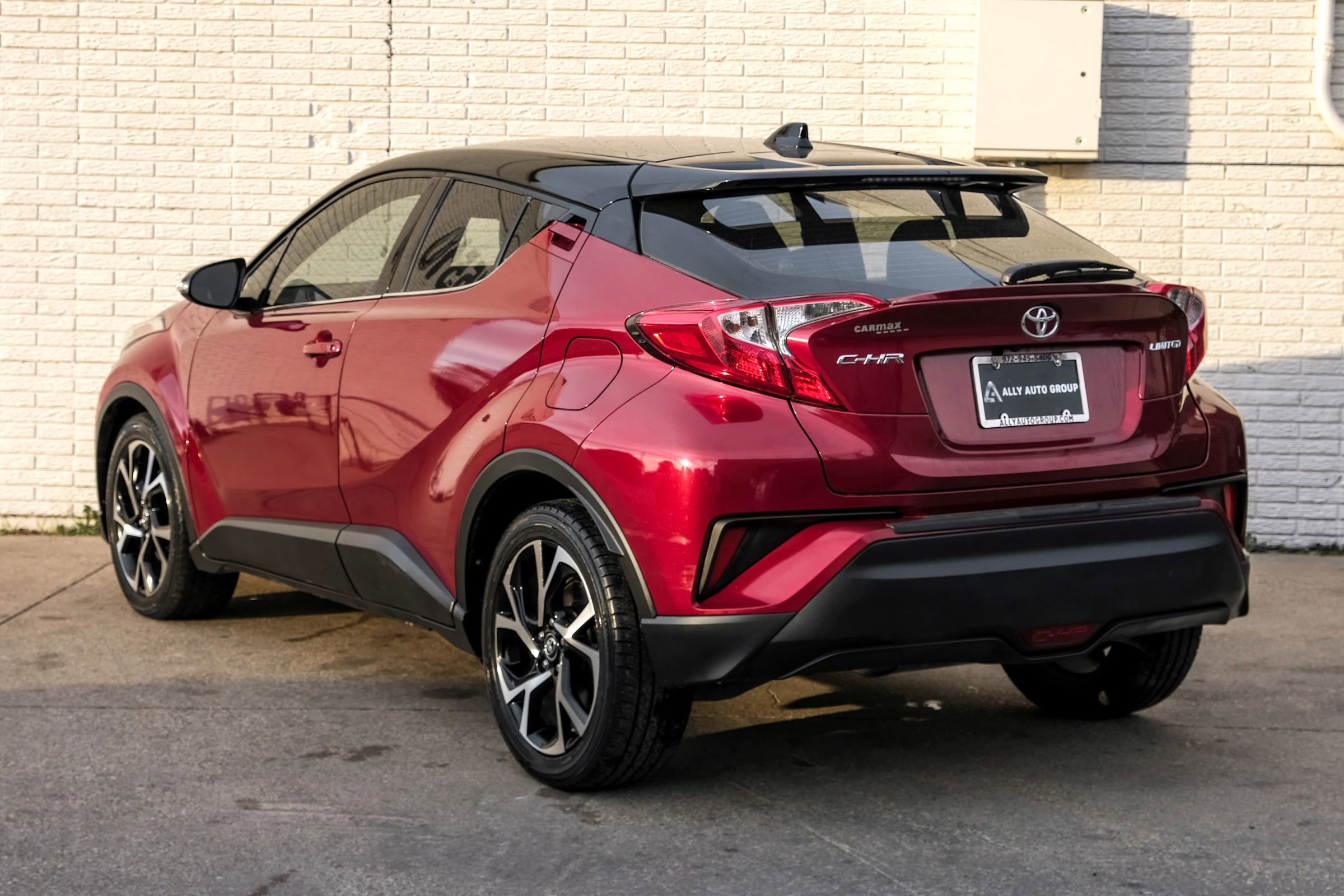 Used 2019 Toyota C-HR Limited image 9