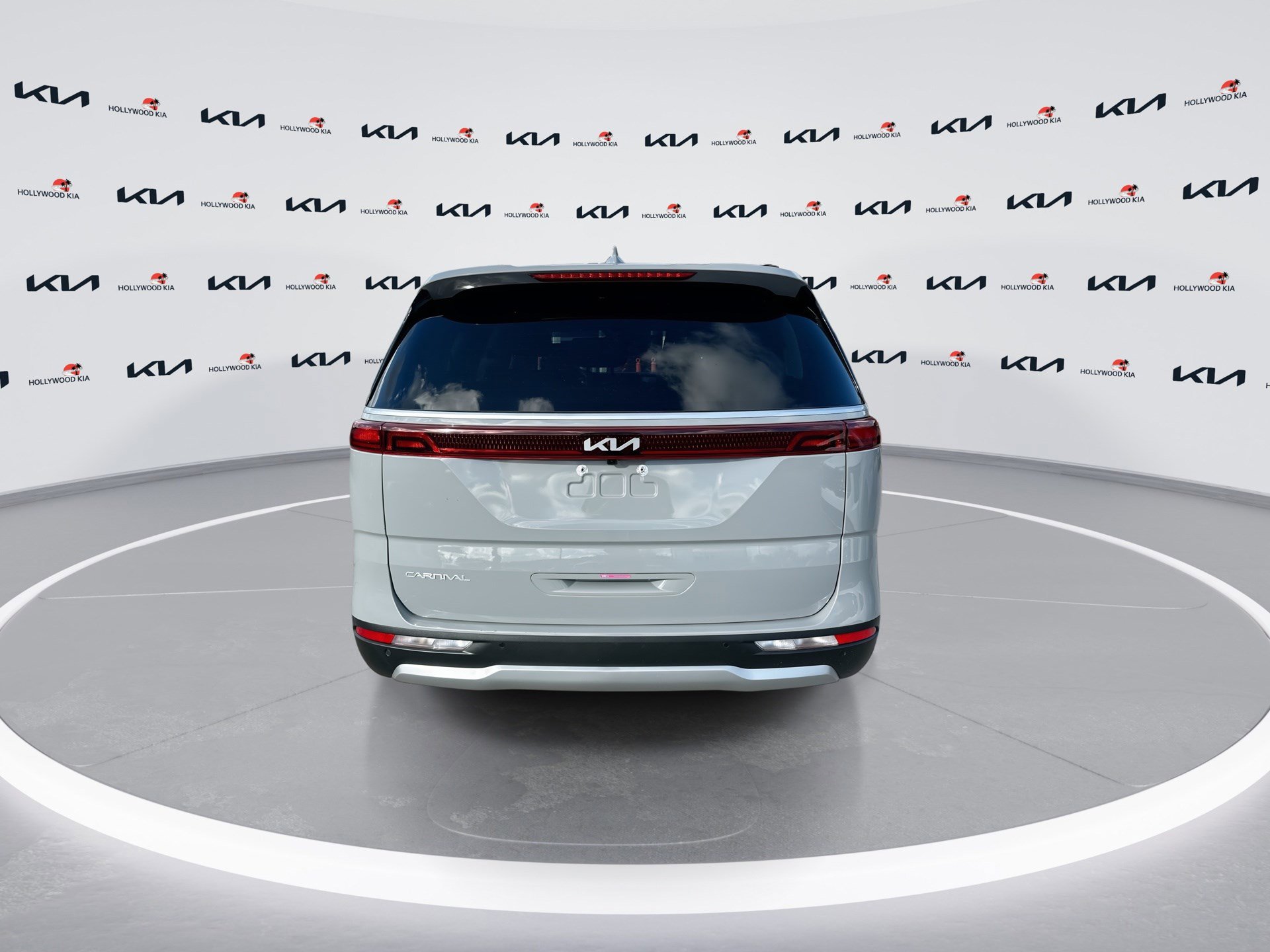 Used 2024 Kia Carnival EX image 7