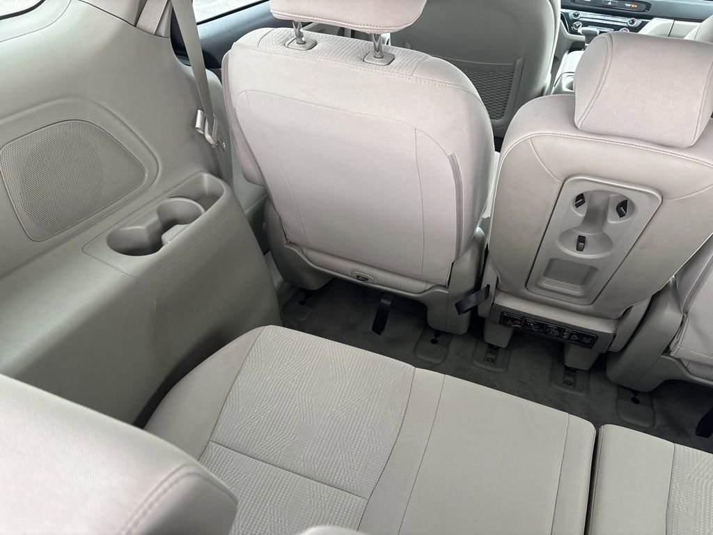 Used 2021 Kia Sedona LX image 12