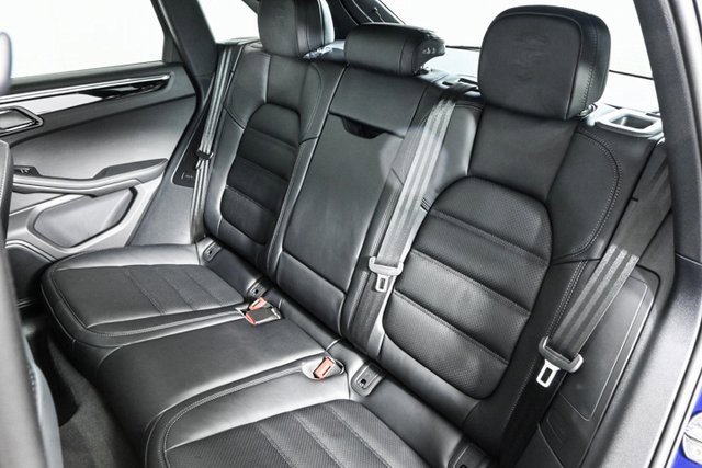 Used 2025 Porsche Macan image 19