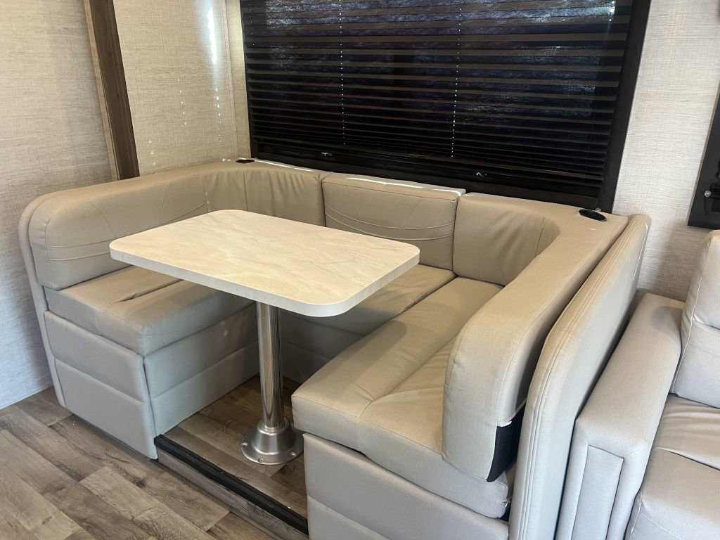 Used 2022 Ford E-450 and Econoline 450 Super Duty w/ Motorhome Prep Package image 69