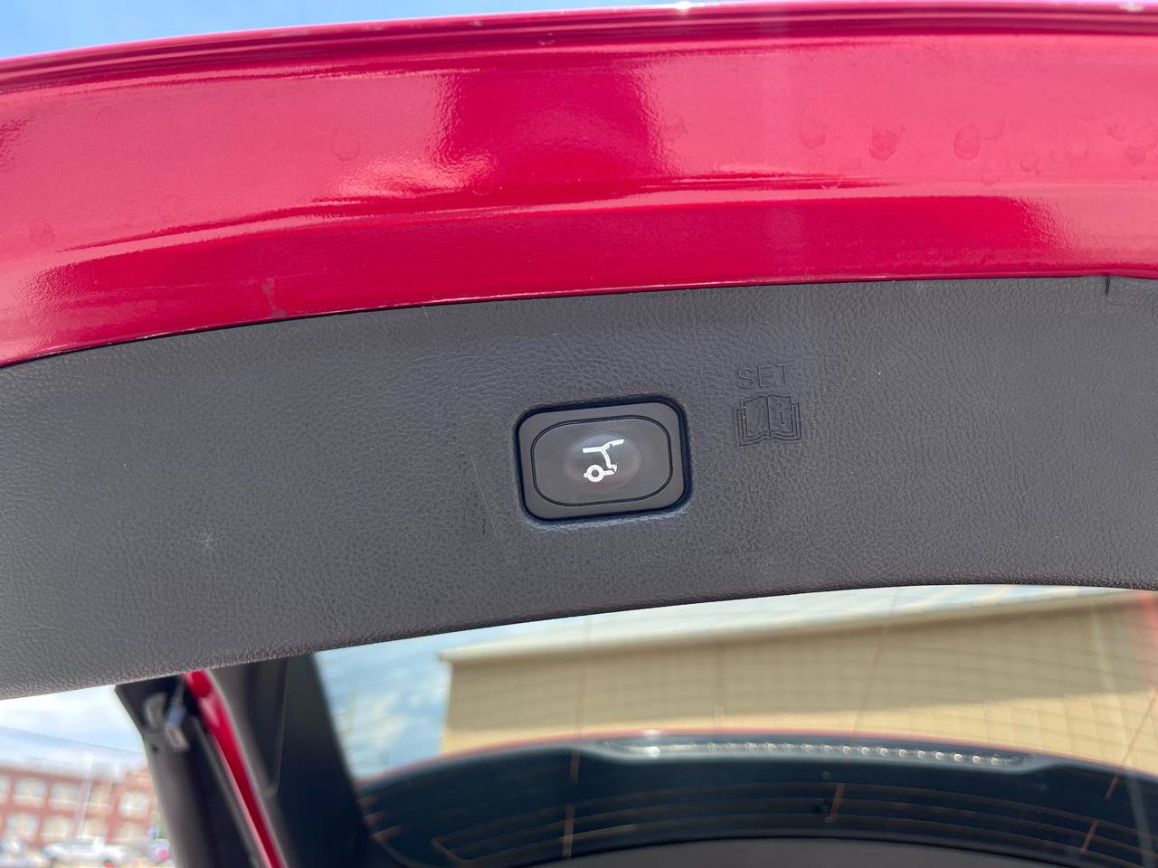 Used 2020 Ford Edge Titanium w/ Equipment Group 301A FWD image 12