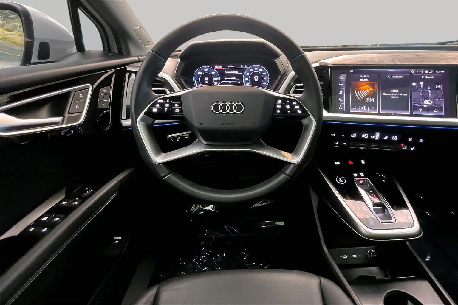 Used 2024 Audi Q4 e-tron Prestige AWD/4WD image 5
