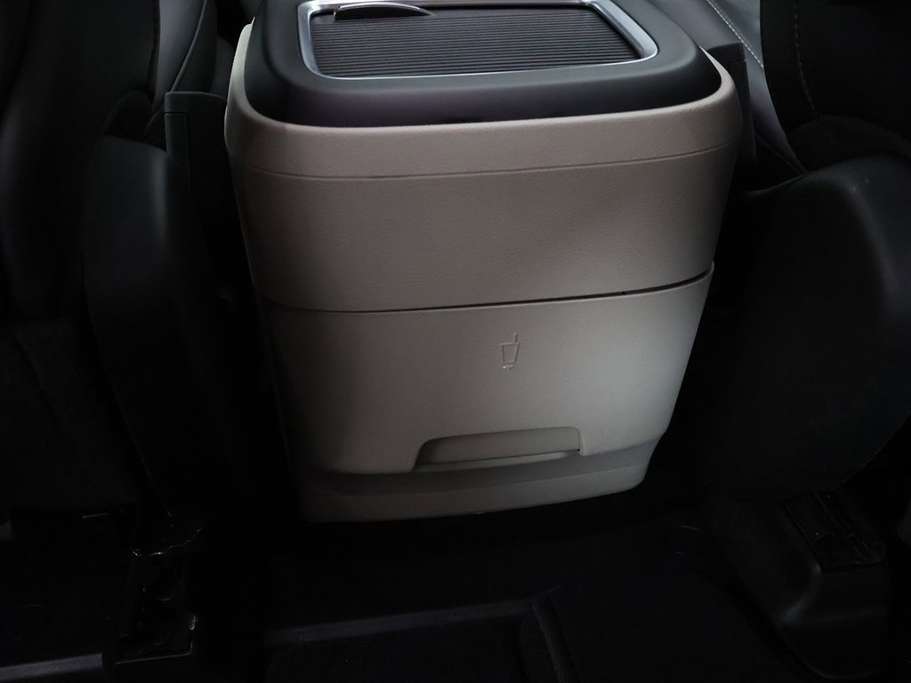 Used 2024 Chrysler Pacifica Touring-L image 46