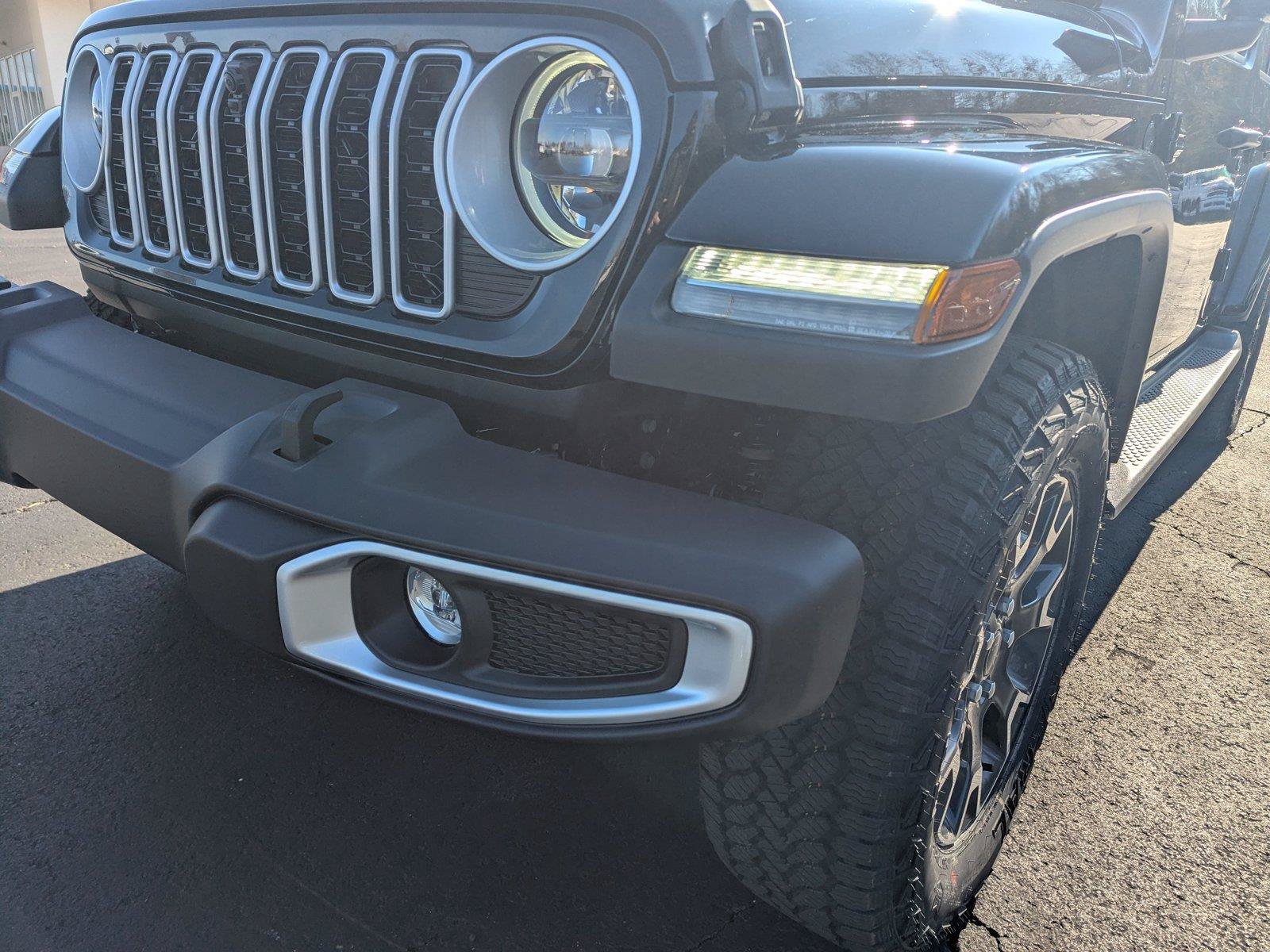 New 2026 Jeep Wrangler Unlimited Sahara AWD/4WD image 9