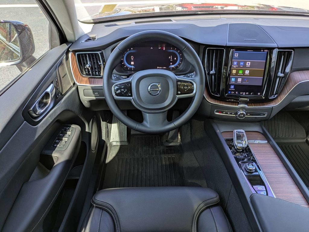 Used 2023 Volvo XC60 B5 Ultimate w/ Climate Package image 20