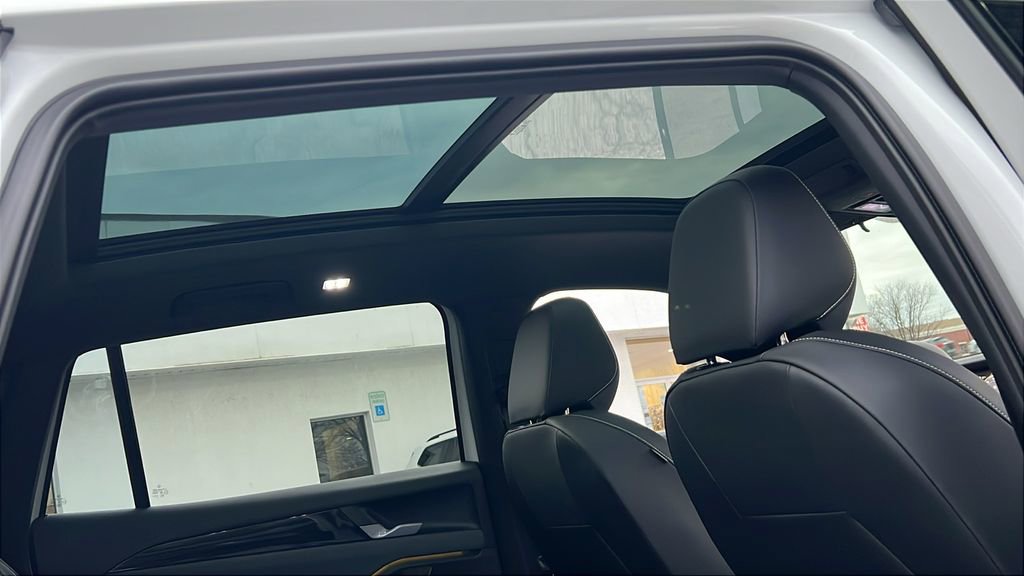 New 2026 Volkswagen Tiguan SEL R-Line image 15