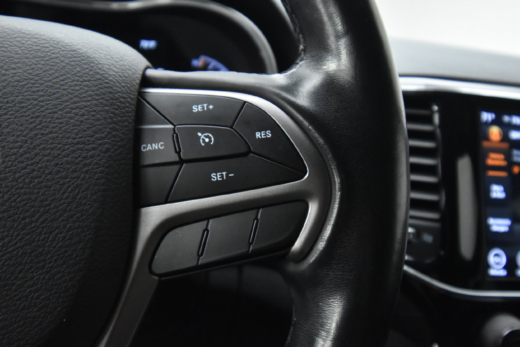 Used 2020 Jeep Grand Cherokee Altitude AWD/4WD image 30