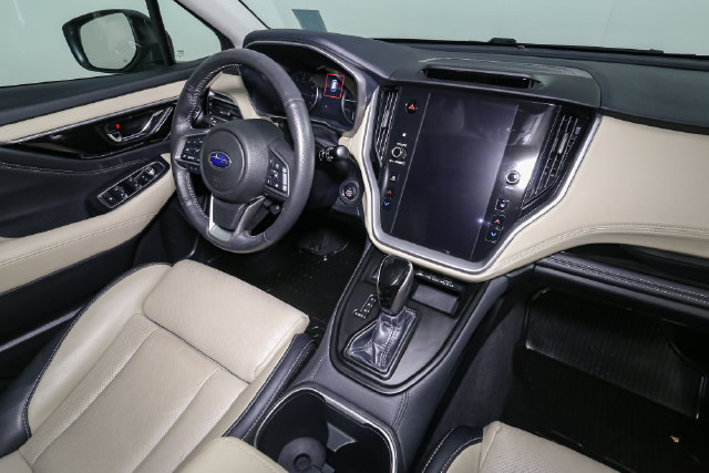 Used 2025 Subaru Outback Limited AWD/4WD image 19