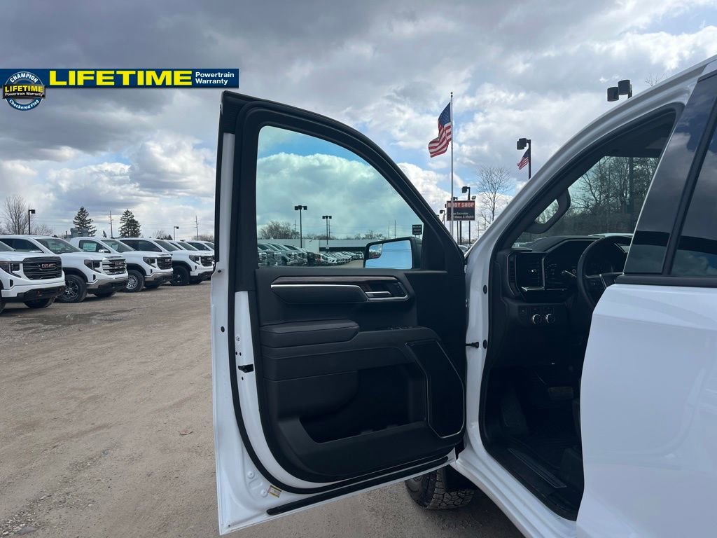 Used 2025 GMC Sierra 1500 Elevation image 14