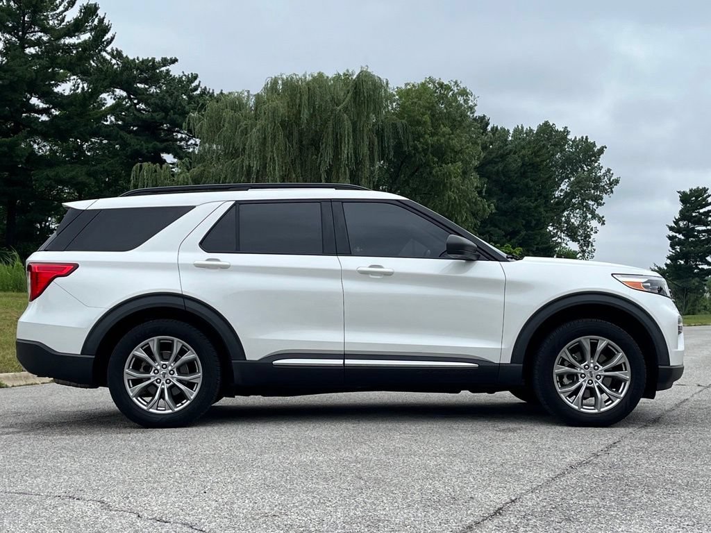 Used 2020 Ford Explorer XLT w/ Equipment Group 202A AWD/4WD image 8