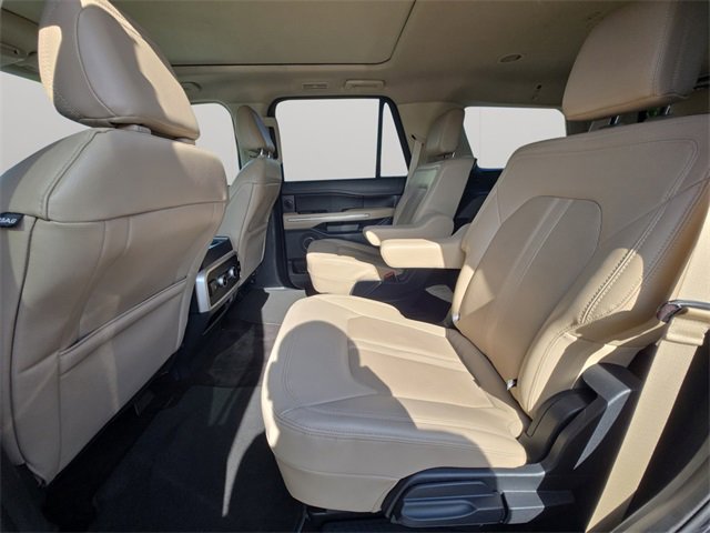 Used 2022 Ford Expedition Limited image 12