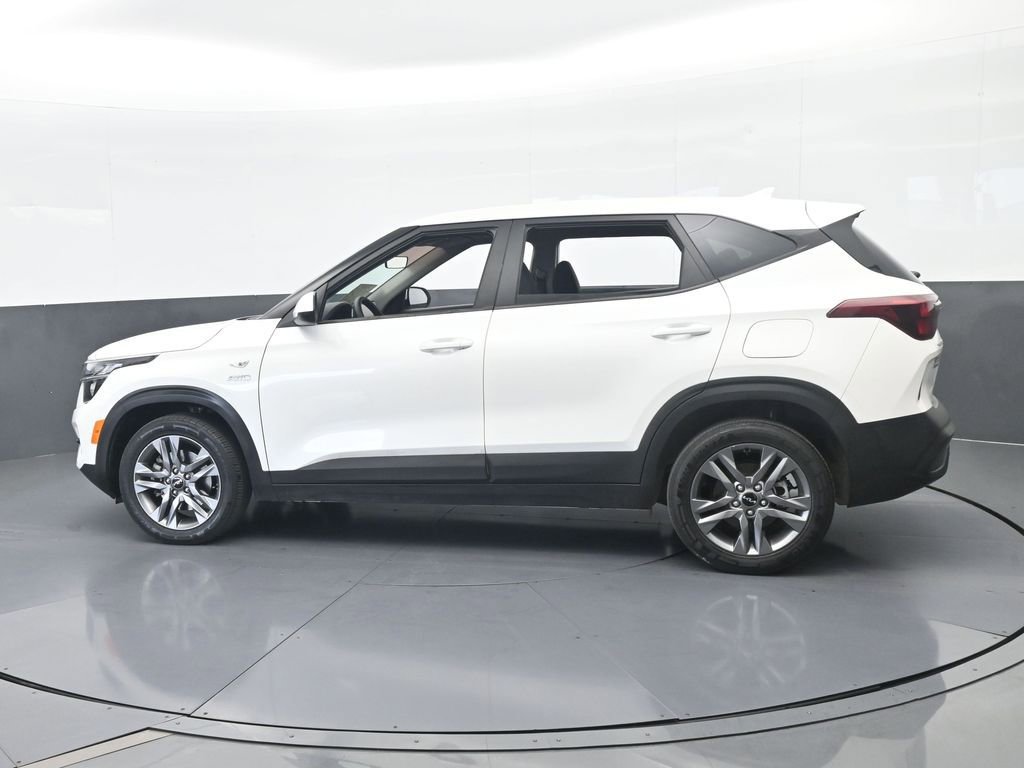 Used 2022 Kia Seltos LX image 3