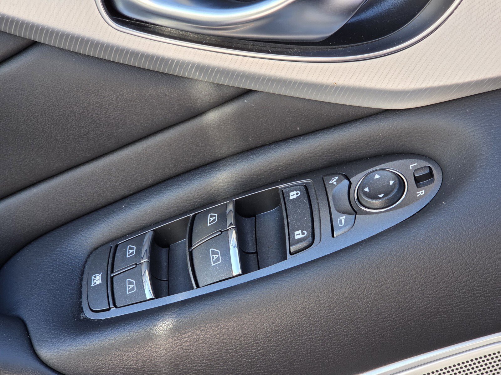 Used 2023 INFINITI Q50 Luxe image 27