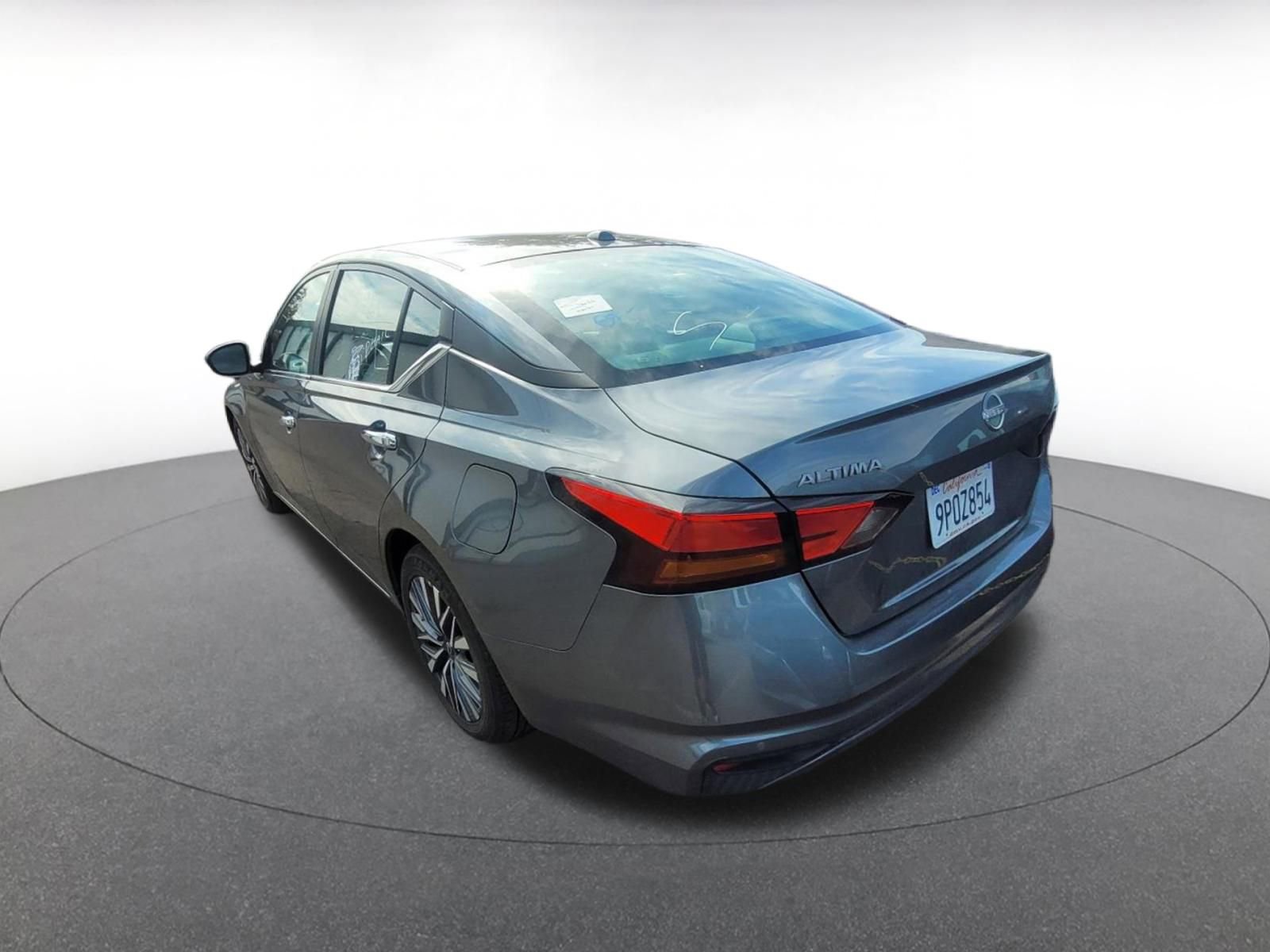Used 2025 Nissan Altima 2.5 SV image 6