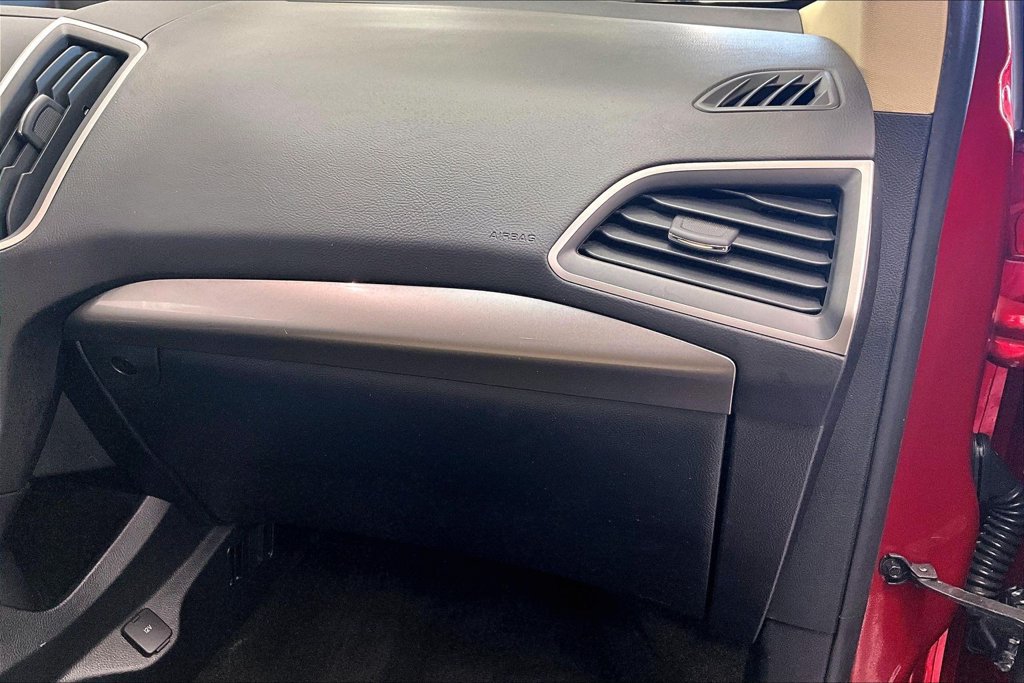 Used 2020 Ford Edge SEL w/ Cold Weather Package AWD/4WD image 16