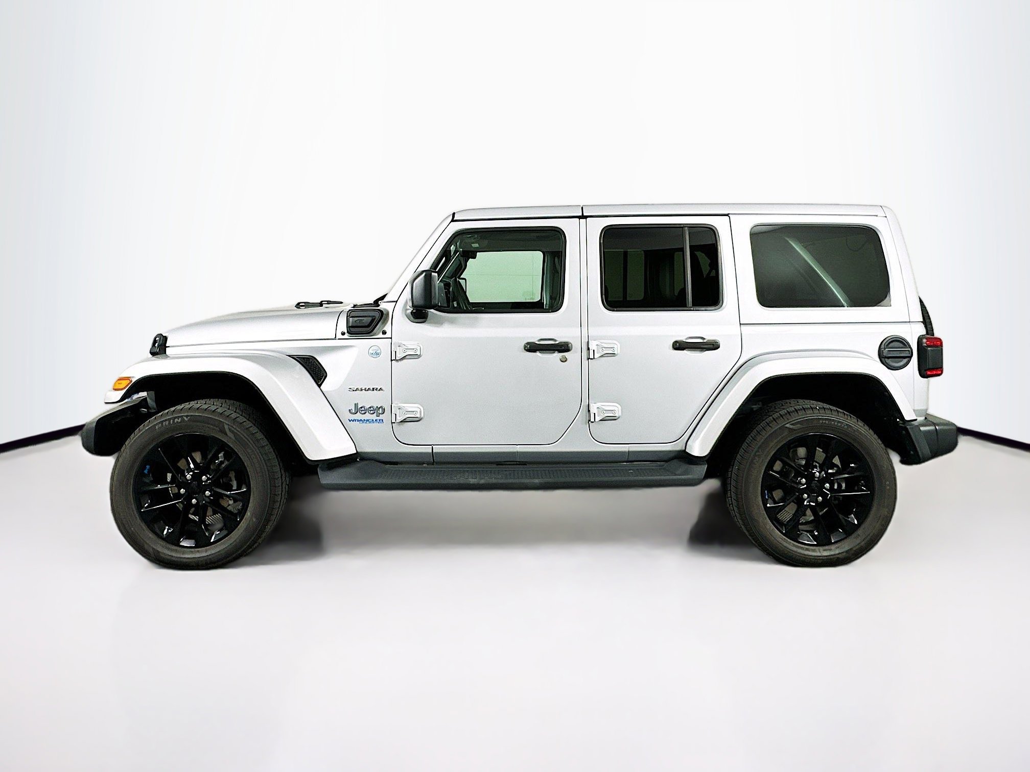 Used 2022 Jeep Wrangler Sahara image 4