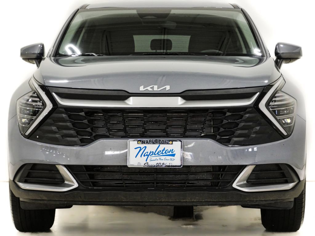 Used 2025 Kia Sportage LX image 2