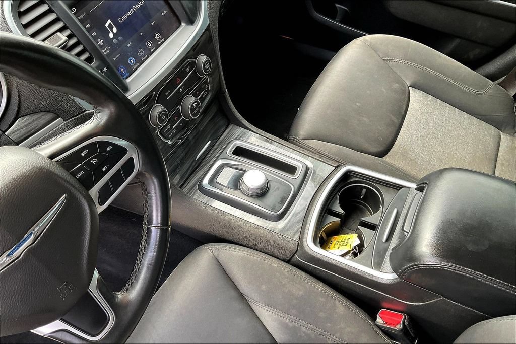Used 2022 Chrysler 300 Touring w/ Sport Appearance Package RWD image 8