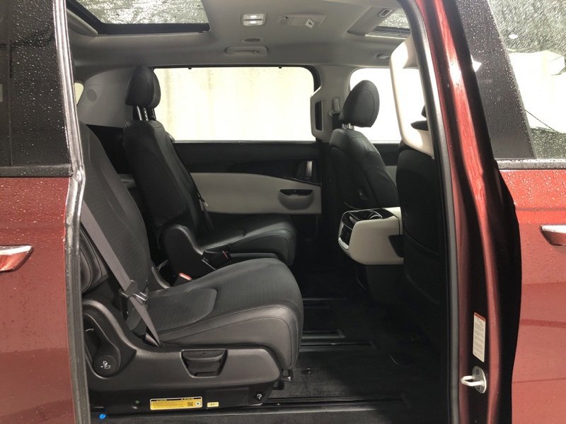 Used 2024 Kia Carnival SX Prestige image 11