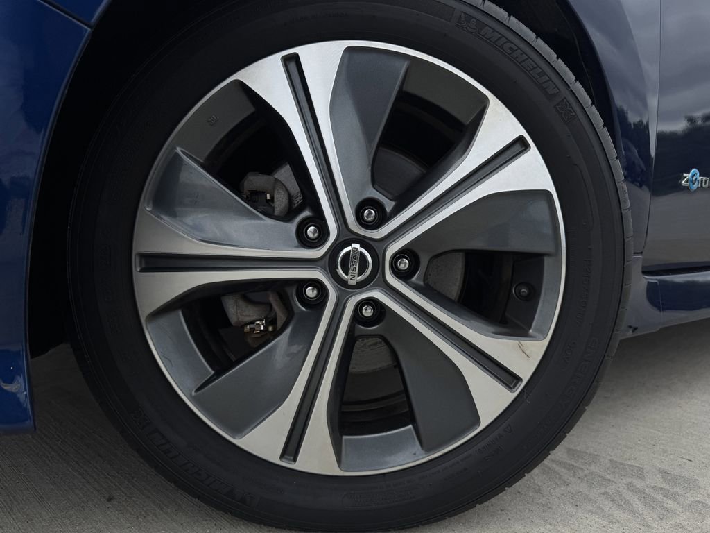 Used 2018 Nissan Leaf SL w/ SL Technology Package FWD image 9