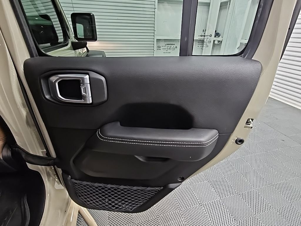 Used 2022 Jeep Gladiator Rubicon w/ Cold Weather Group image 34